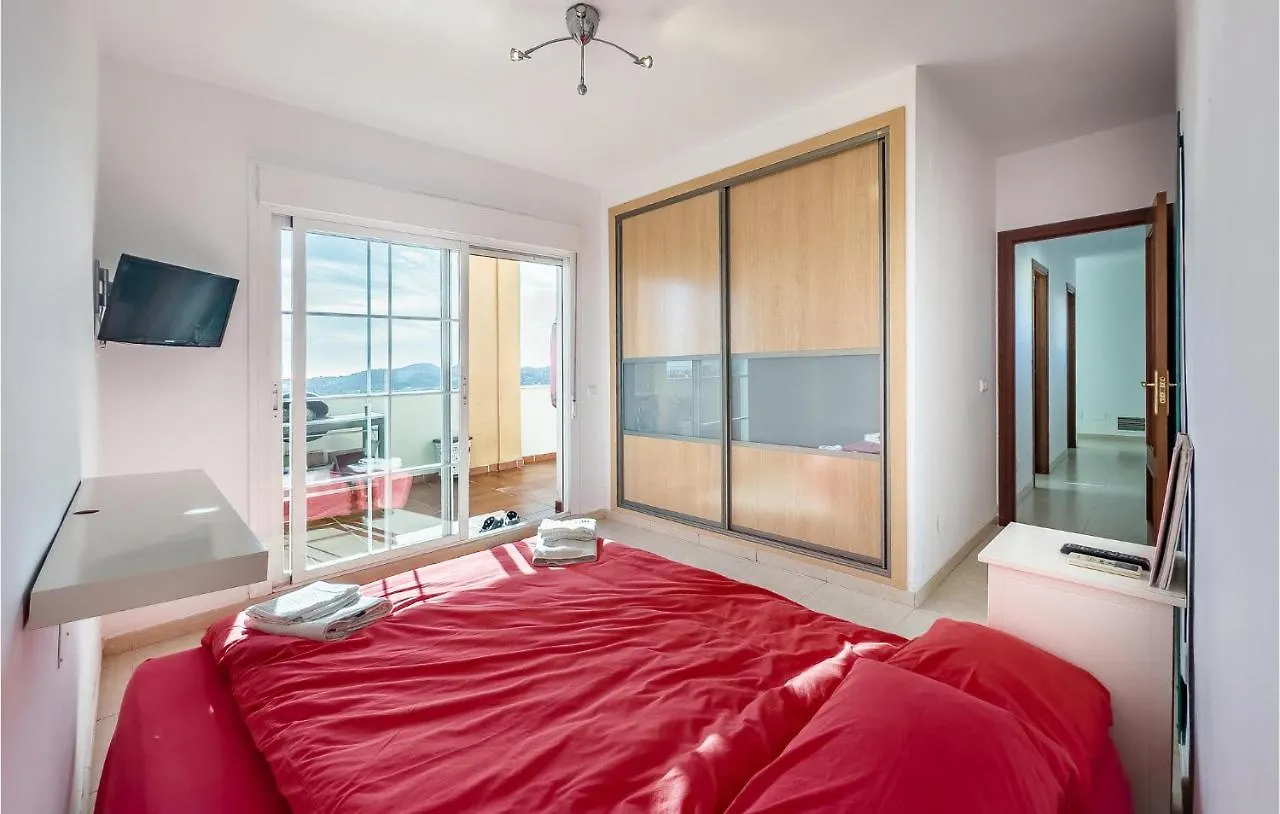 Stunning Apartment In Las Lagunas De Mijas Fuengirola